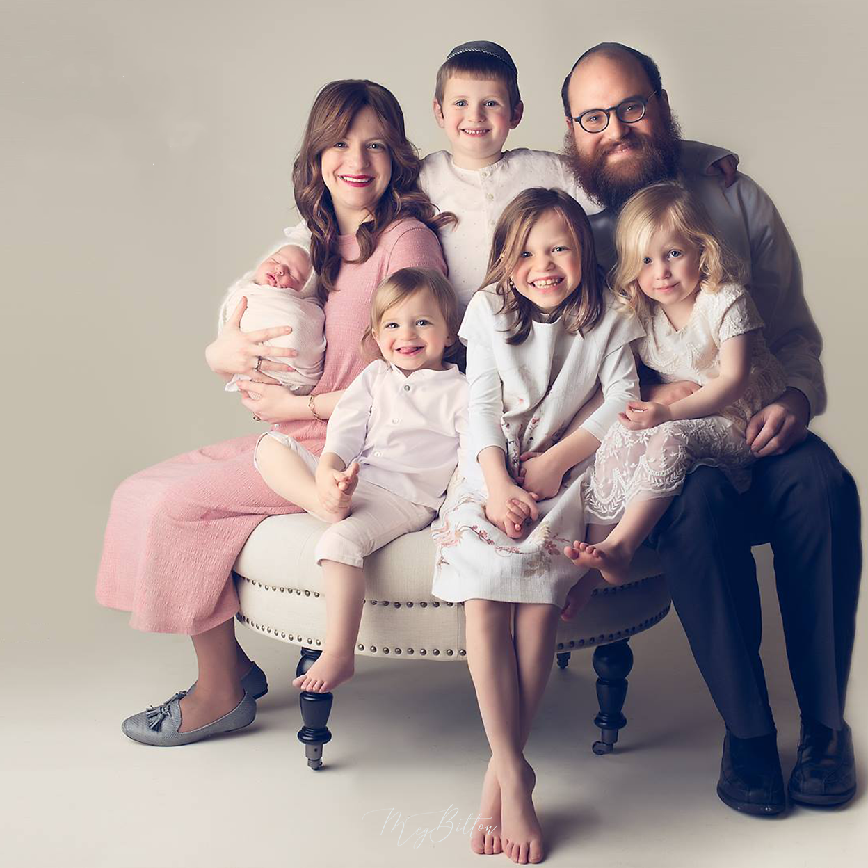 Newborn Studio: Family Posing